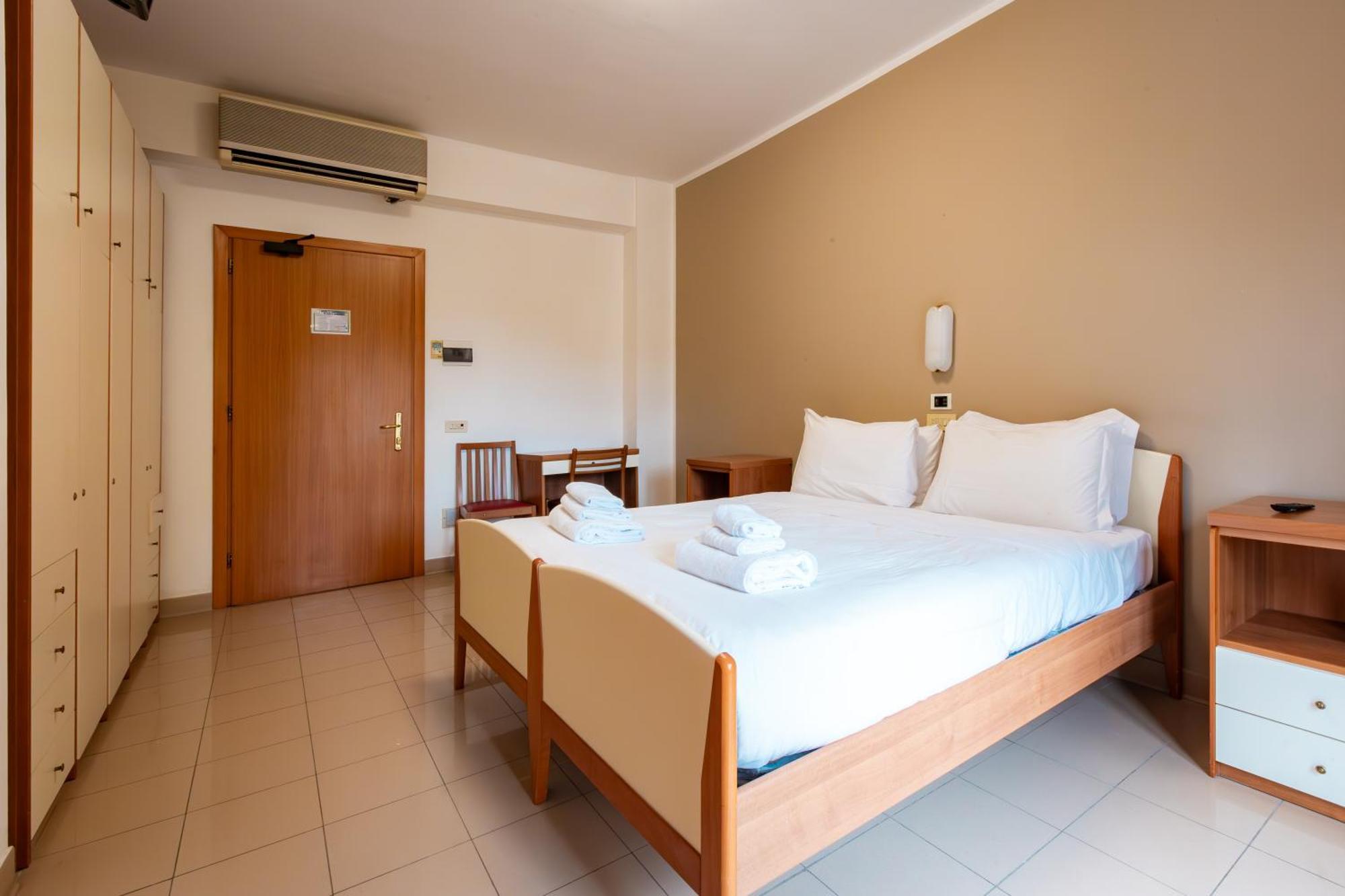 Ah Roma Hostel Bagian luar foto