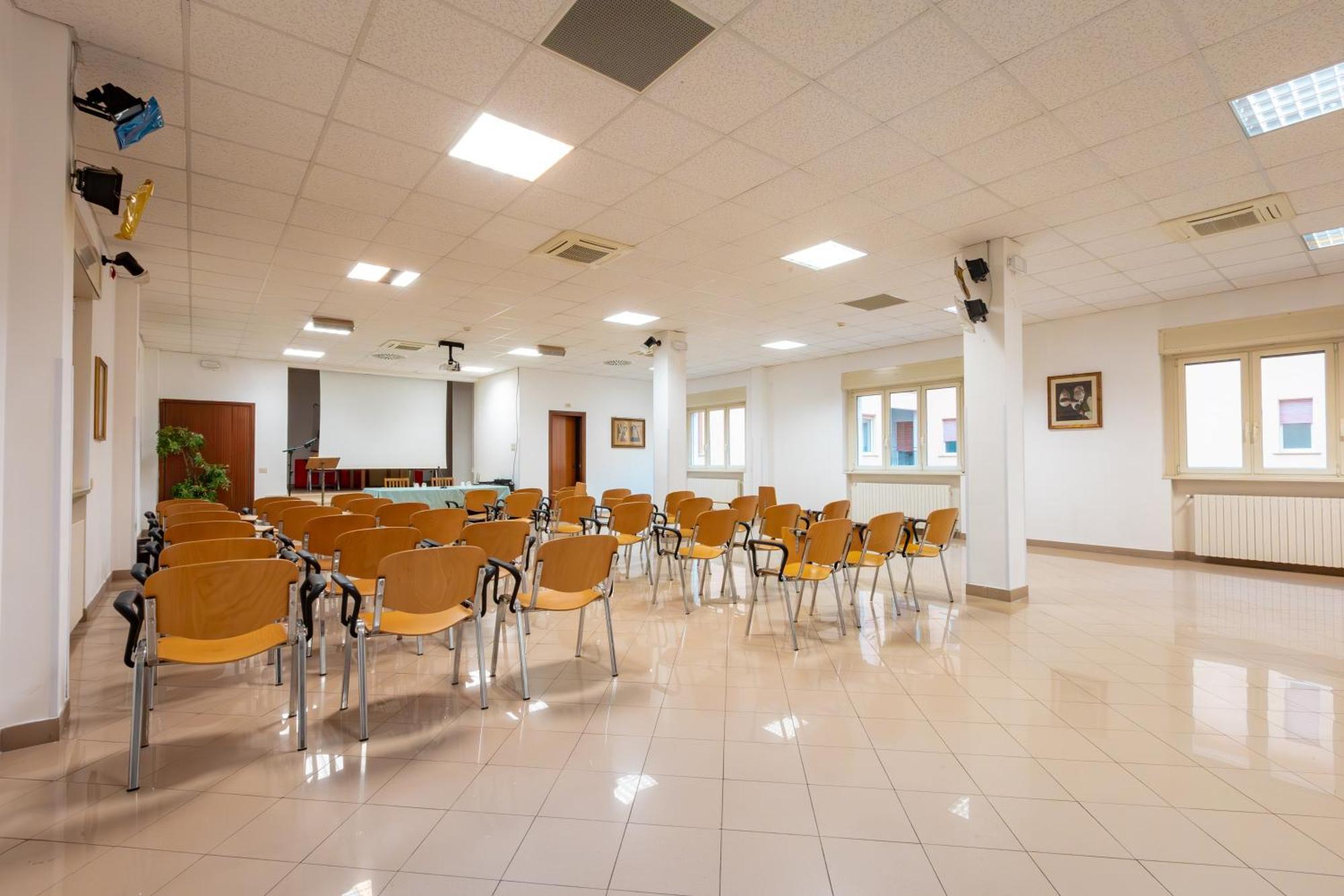 Ah Roma Hostel Bagian luar foto