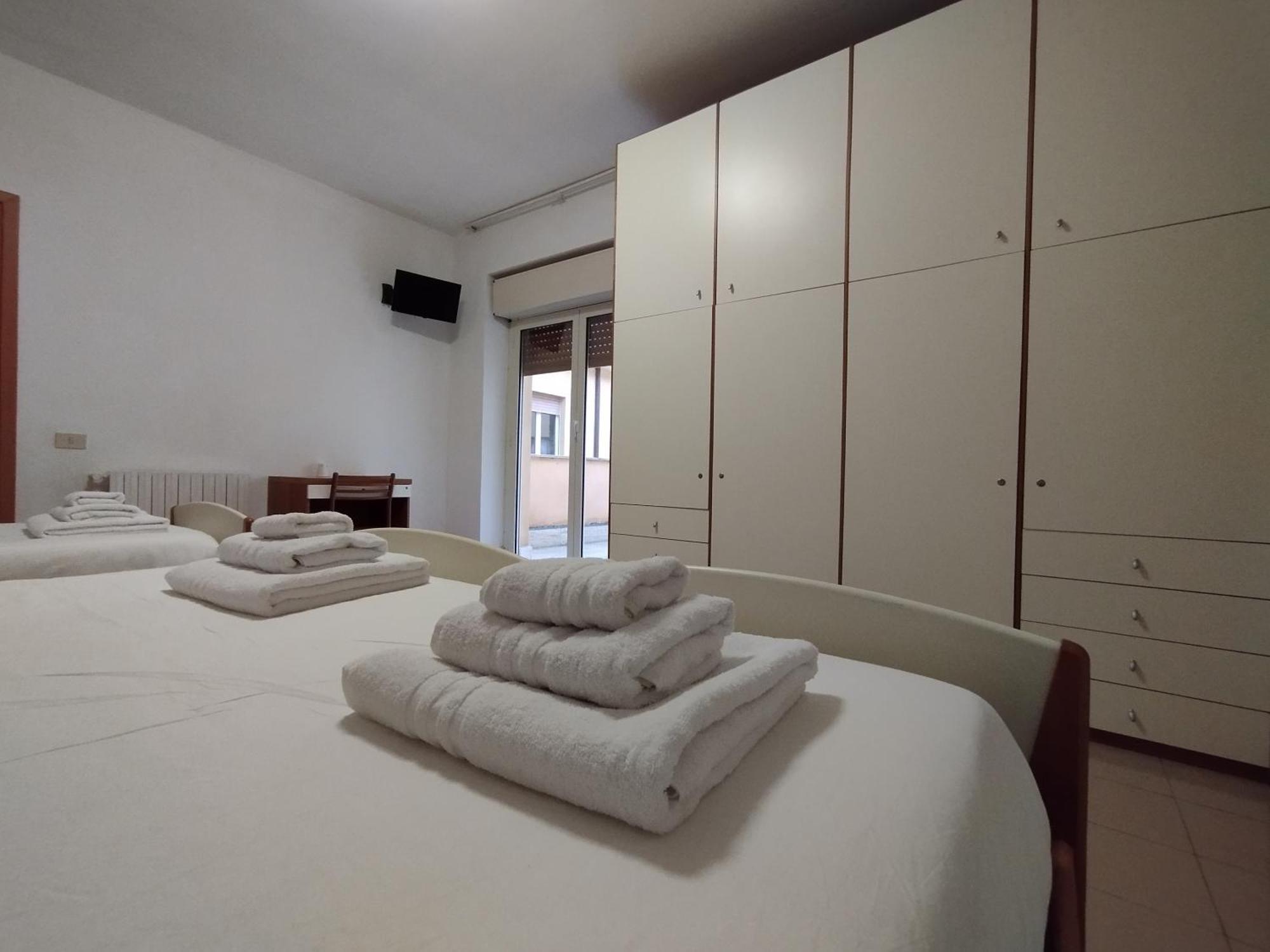 Ah Roma Hostel Bagian luar foto